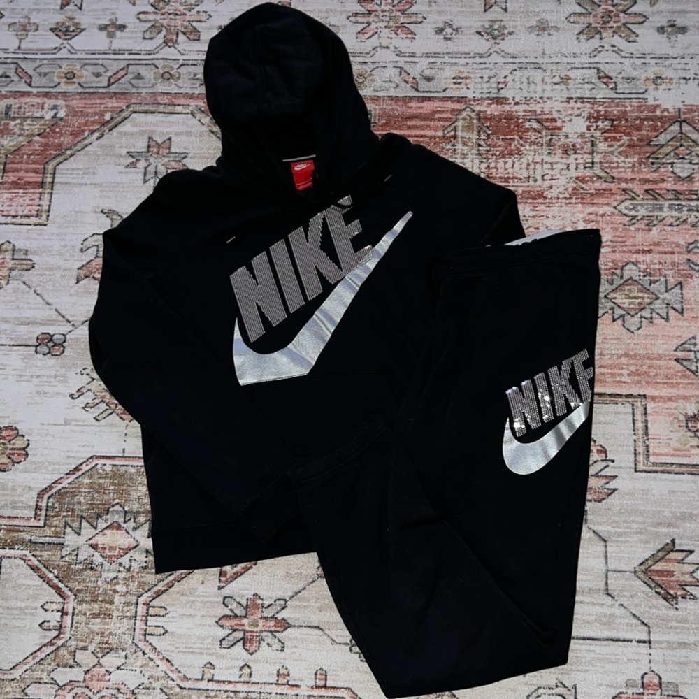 Women’s Nike Bling Hoodie/Sweatpants Set